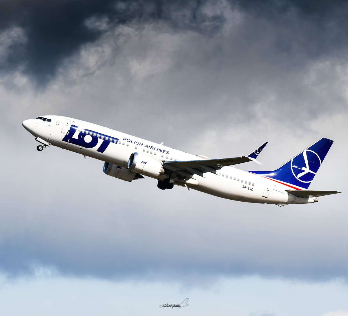 Lot boeing 737-8 (sp-lvc) leaving Heathrow

#flylot #lot #boeing #b737max <a href="/boeing/">The Boeing Company</a> #heathrow #heathrowairport #egll #lhr #poland