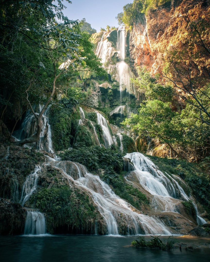 Green season is the hottest time in Thailand. It lasts from mid-May to mid-October and provides a perfect opportunity to lay by the beach or explore waterfalls. Visitors can expect 1-2 hours of rain each day and then sun. #thailandinsider #amazingthailand 
.
📸 IG donamtykl