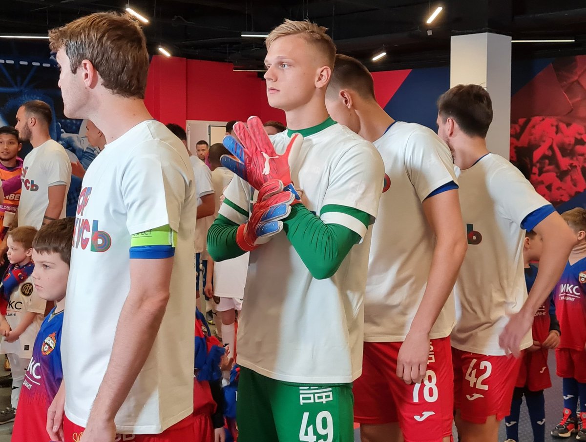 pfc_cska's tweet photo. Успешного дебюта в @premierliga, Влад ✊️🙏 #ЦСКАсочи https://t.co/2XecnuAs0n