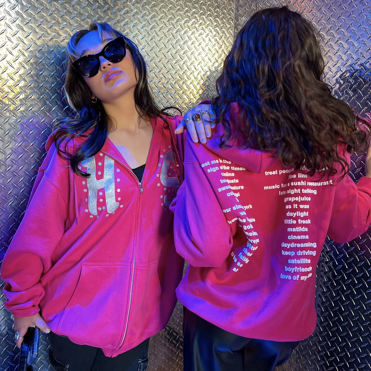 no one talk to me in my hot pink hoodie <3