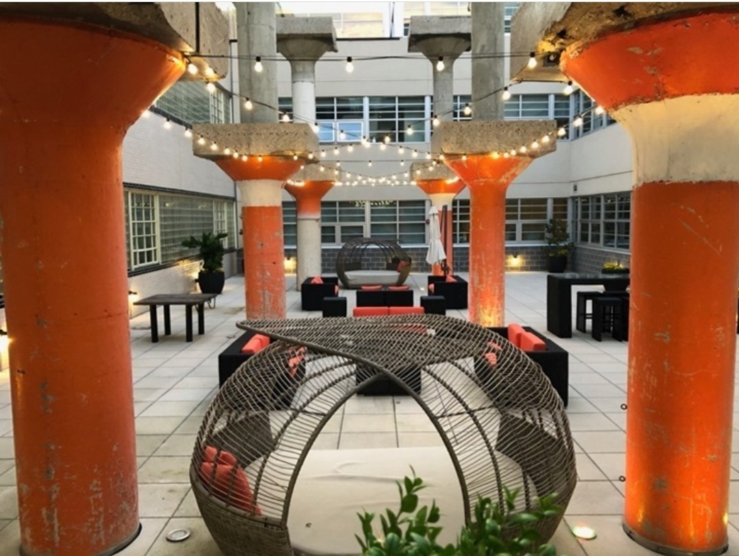 Love Where You Live…
#HechtWarehouse #TheBeautifulDistrict #LoveWhereYouLive #HechtLifestyle #IvyCity #LuxuryLiving #HeartYourHomeAtKettler