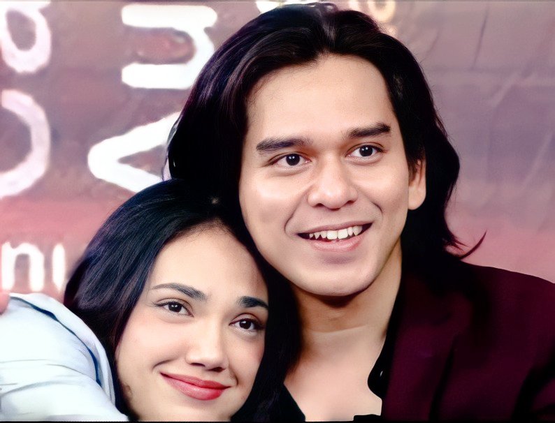 SamudraCinta_'s tweet photo. [Fajar Cornelia on screen]

Cornelia mode manja ❤☺ 

Cc : @sinemart_ph @SCTV
Cr : Skrinsut [EPS 663]

#FaLia #FajarCornelia #ThrowbackScene #BHSI https://t.co/pBuy7VWHLl