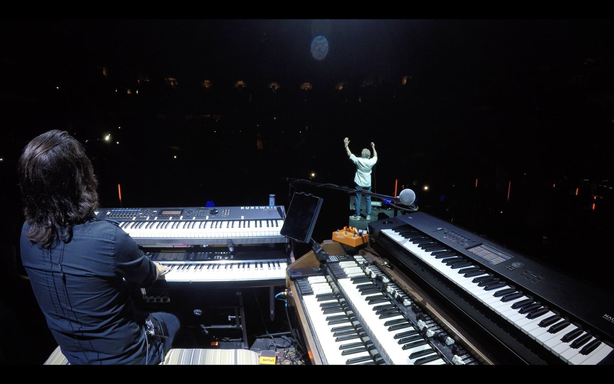 Loren Gold tweet media