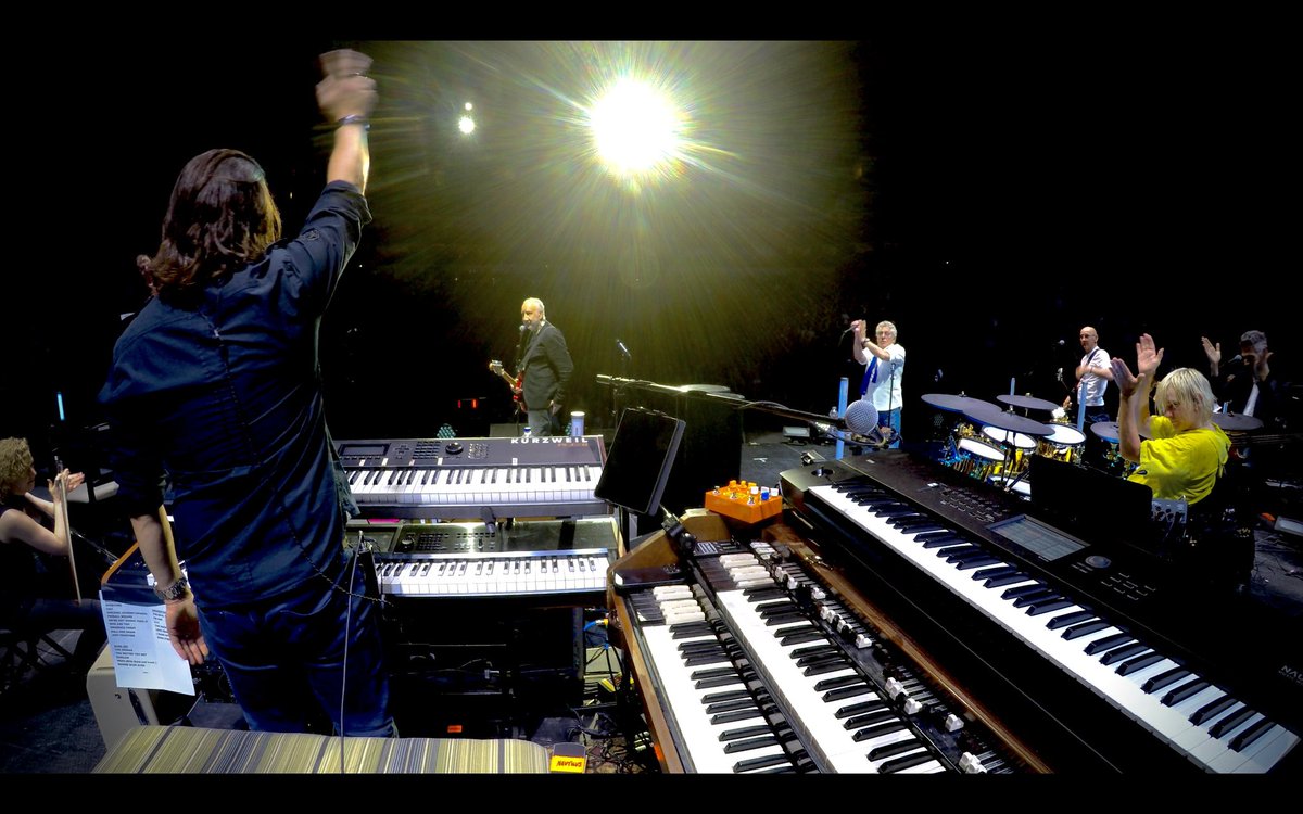 Loren Gold tweet media