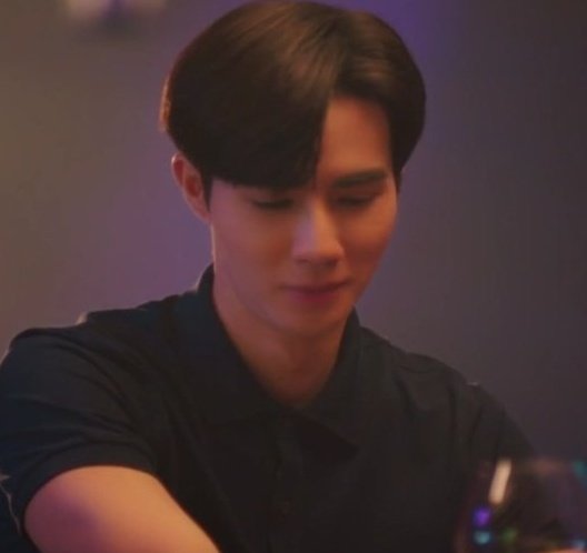 zeelvsnunu's tweet photo. parte de la letra de la canción que canto kirin dice;

"Me seguiras amando? ¿Aún puedes amarme si no soy tan bueno como crees? ¿Soy la persona adecuada para ti? Ámame con tu verdadero corazón por favor"

ME VOY A MATAR 😭
 #CutiePieEP11 https://t.co/I7Jus2EBIu