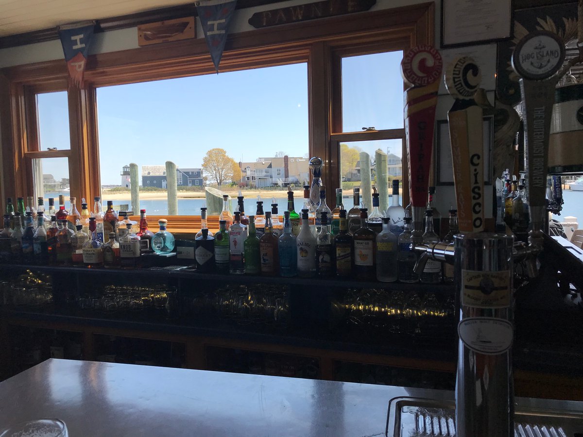 CapeCodBars's tweet photo. My first fried clams of the season, they’re excellent at Baxter’s #Hyannis (and the @CiscoBrewers beer selection isn’t bad either, and did I mention the view?) #CapeCod #CraftBeers https://t.co/IpGMlZuH87