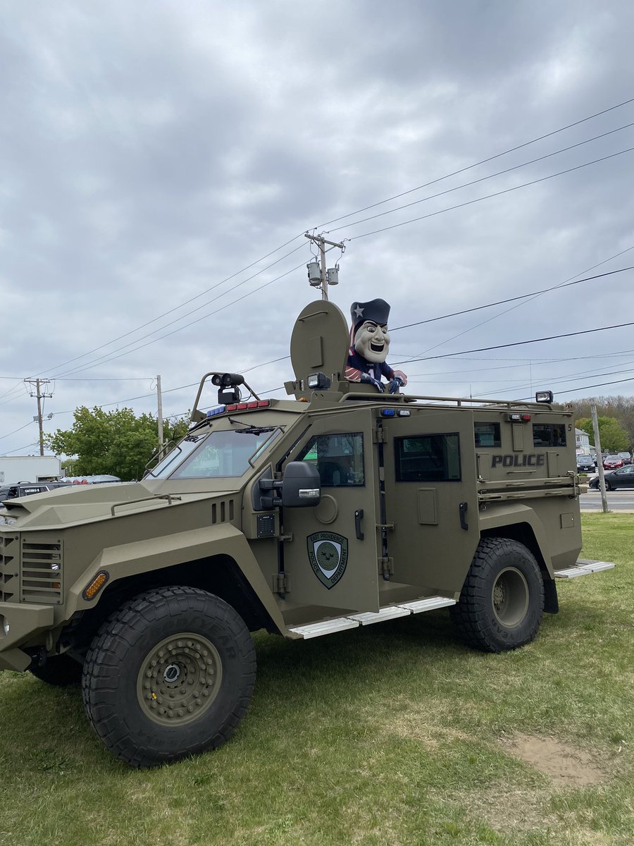 Pat The Patriot stopped by to take a tour of the Bearcat today ! <a href="/Patriots/">New England Patriots</a> #LawEnforcement #Cops #EastProvidence #RhodeIsland #SRT #SWAT