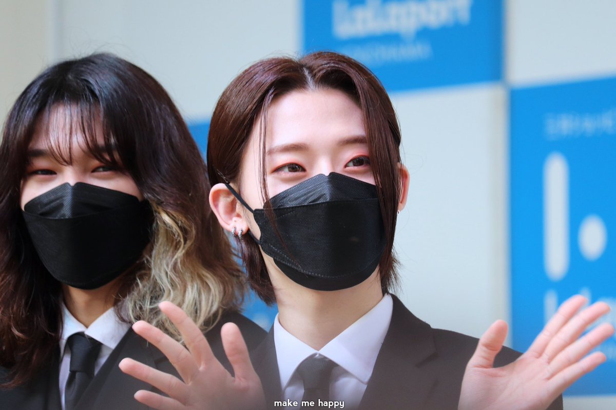 pen__camera's tweet photo. 220507 OnlyOneOf japan 1st album release event lalaport yokohama 2부 
 #온리원오브 #OnlyOneOf #유정 #YooJung #준지 #JunJi https://t.co/eRF6m18G58