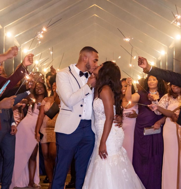 TheProsWeddings's tweet photo. ✨ Boom boom boom, even brighter than the room ✨

#theprosweddings #weddingphotography #weddingmoments #weddingday #happilyeverafter #weddinginspiration #weddinginspo #bostonwedding #newenglandwedding #wedding https://t.co/6A7ikbv8B4