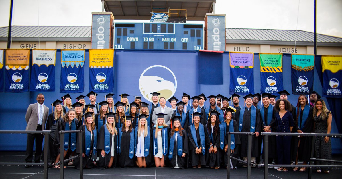 GSAthletics's tweet photo. Our graduates received their stoles and are officially ready to graduate next week!

𝘾𝙊𝙉𝙂𝙍𝘼𝙏𝙐𝙇𝘼𝙏𝙄𝙊𝙉𝙎❕ 

#HailSouthern https://t.co/cRf4odRbc6
