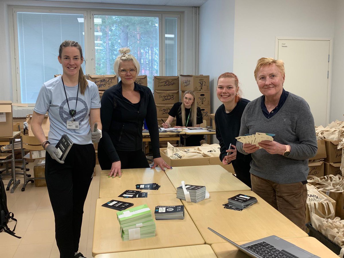AinoMaijaLuukko's tweet photo. @TaitajaSM -tapahtuma on meidän porilaisten yhteinen juttu. Tänään sain laminoida ja lajitella kisapasseja yhdessä ihanan Taitaja-tiimin kanssa. #taitaja2022 #yhdessä#pori https://t.co/zQyzAVqTmN