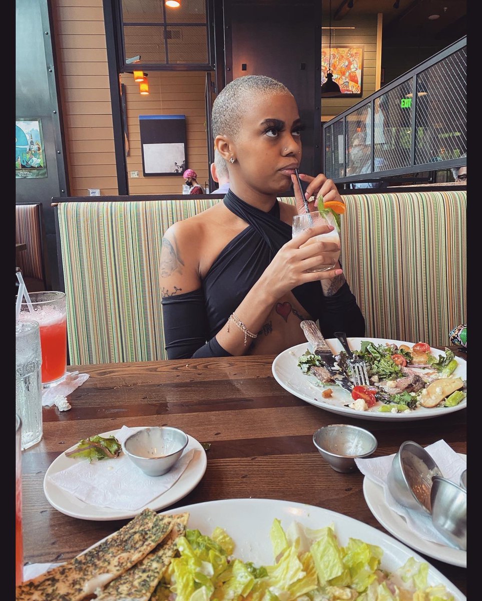 doublemkay's tweet photo. 25, aging like fine wine. 

Here’s to the best that is yet to come ❤️ https://t.co/CfA9GlUqf1