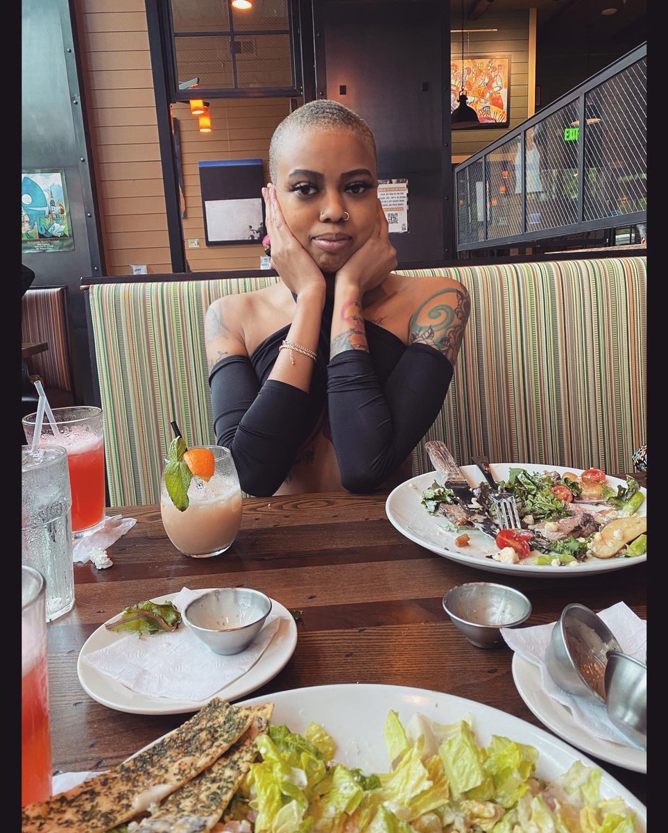 doublemkay's tweet photo. 25, aging like fine wine. 

Here’s to the best that is yet to come ❤️ https://t.co/CfA9GlUqf1