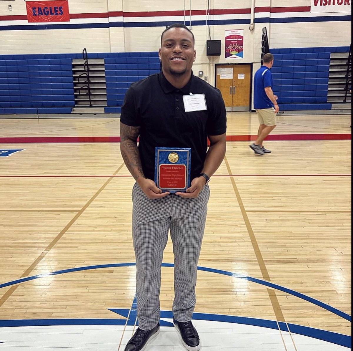 walterfletcher_'s tweet photo. Thankful and honored to be inducted into my high school’s Hall of Fame 2021 class. Thank you to my family, coaches and community who supported me through my high school and post high school journey. Thank you to the Hall of Fame committee for the nomination and ceremony! https://t.co/6DhQGEln74