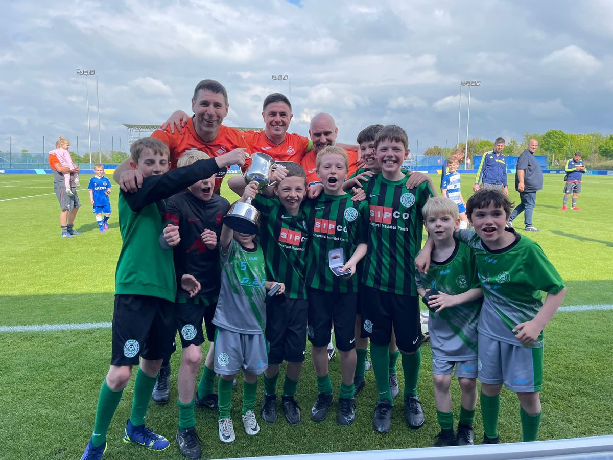 Another cup in the bag for the <a href="/PageCelticFC/">PAGE CELTIC FC</a> Vets <a href="/Liverpool_CFA/">Liverpool FA</a> Brilliant support from the young @PageCelticU11 #UpTheCelts ⚽️🏆🍀