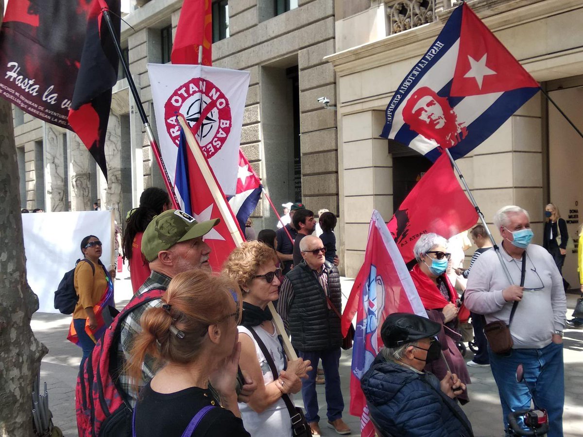 eternobaragua1's tweet photo. Con Cuba no se mete nadie.
Hoy en Barcelona defendiendo nuestra  revolución.

#VamosConTodo  #PatriaOMuerte #FidelPorSiempre https://t.co/Ik7TxXNhXy