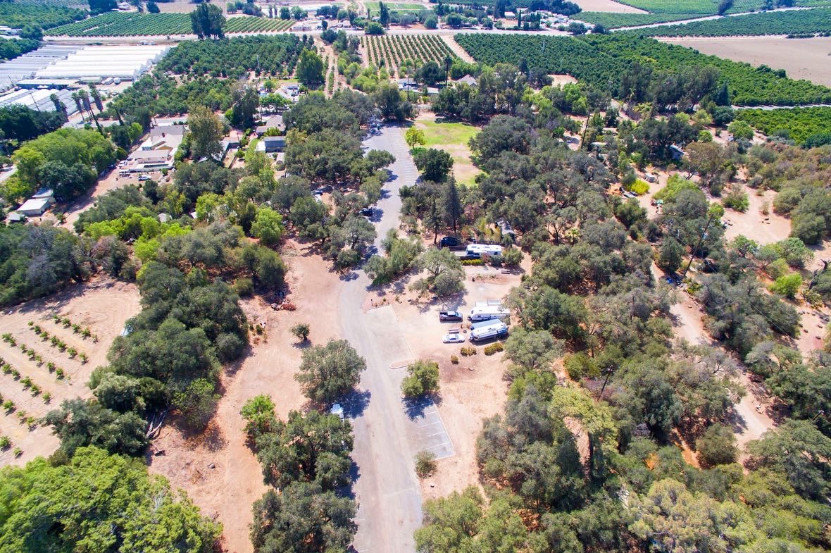 CountyVentura's tweet photo. Our Parks Dept is looking for Camp & Community Center Hosts! Camps Hosts receive no cost, full hook-up camping in exchange for 20+ hours per week of volunteer service at county parks. Become part of the VC Parks Host Team! Learn more and apply at https://t.co/nZrsDZOnCv #vcparks https://t.co/KvaeNCAFNx