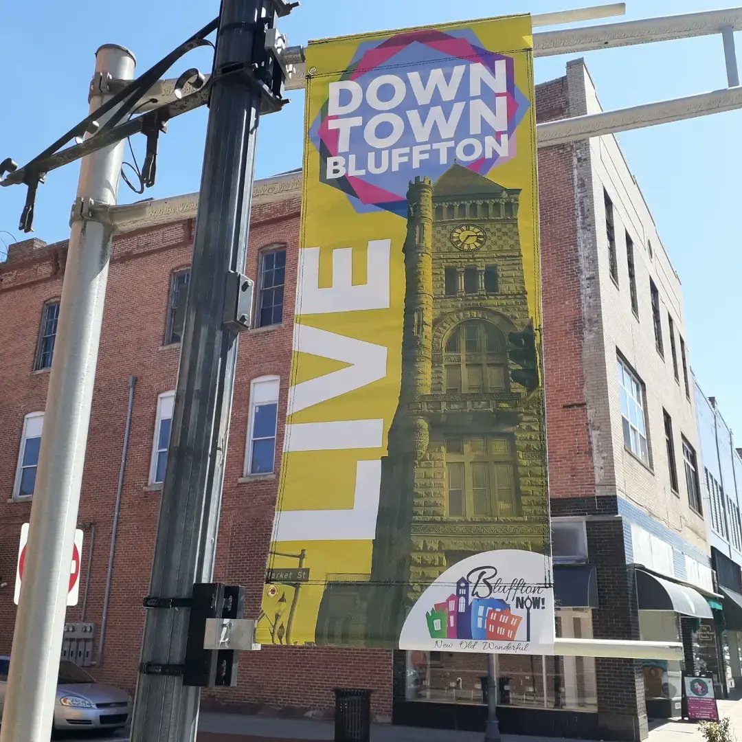 bluffton_now's tweet photo. New banners in downtown thanks a donation by our friends at premier signs.  #blufftonindiana #blufftonnow #downtownbluffton Premier Signs https://t.co/exkori7Erg