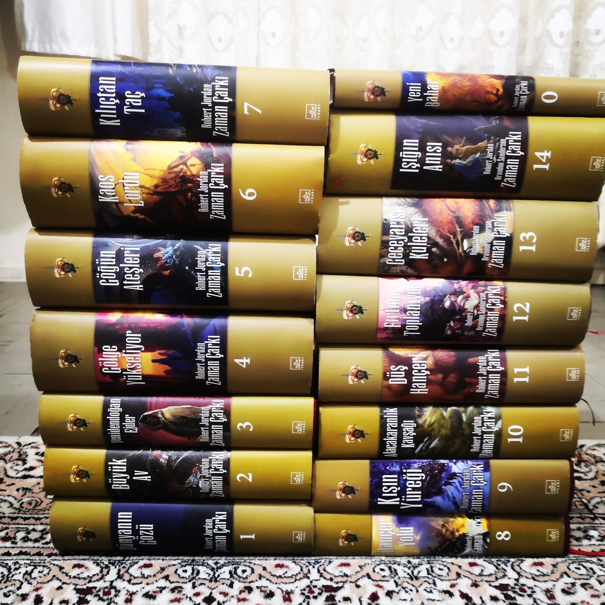 guden_43's tweet photo. "Görev Dağdan Ağır, Ölüm Tüyden Hafif.. "
Okunması gereken muazzam bir seri..
.
.
.
#ZamanÇarkı #aessedai #RandAlThor #LordEjder #Trolloc #TheWheelOfTime #kitapönerisi #fantastikkitap #lotr #Malkier https://t.co/2Xm7LyGCFx