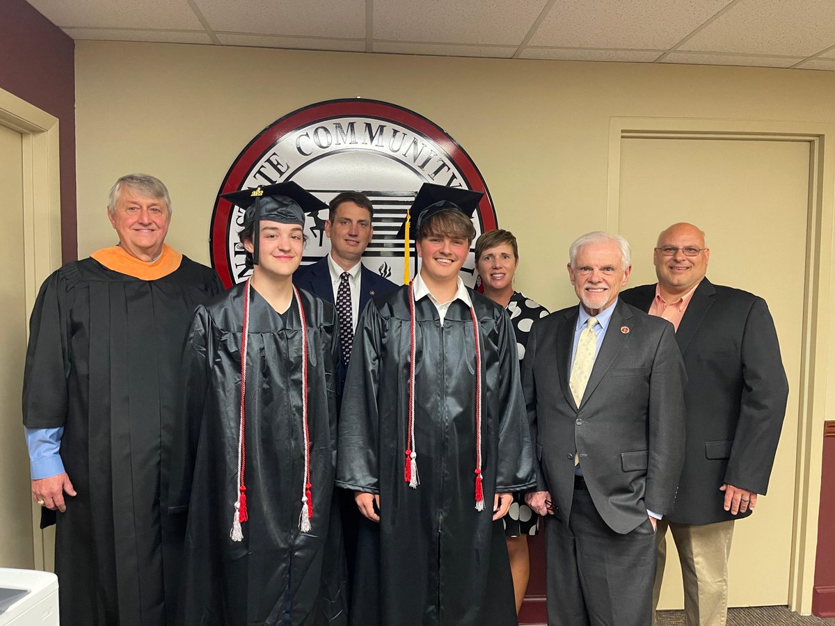 Panthers_LCHS's tweet photo. LCHS had the opportunity to celebrate our first 4 Mechatronics students as they graduates with their AAS degrees last night from  @roanestate These students graduated college BEFORE high school!Pictured: Thomas Haskell &amp; Andrew Smith. Not pictured: Jayden Beal and Hadlee Presnell https://t.co/EJWIOzOPJE