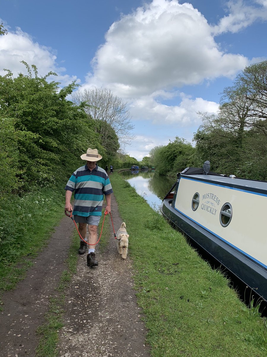 StanleyLakeland's tweet photo. Didn’t travel very far today pals but when we tried to moor up we got stuck so me and Dad walked on to see what was round the corner and Mum hung onto the boat #sortednow https://t.co/aRQl7JcAE6