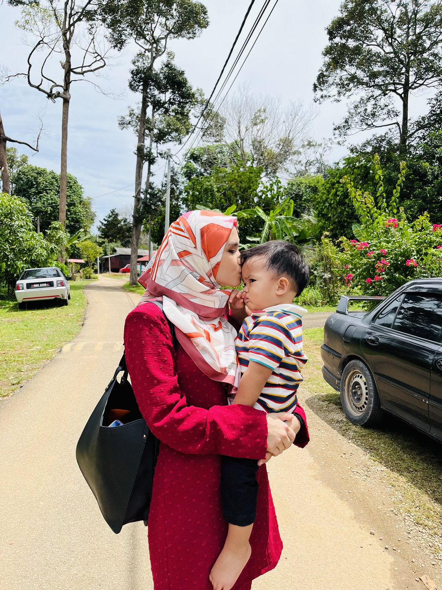 fatehataib's tweet photo. Everytime ambil gambar dengan mummy. EVERYTIME https://t.co/My1WjNhgO5