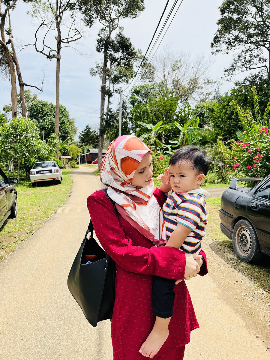 fatehataib's tweet photo. Everytime ambil gambar dengan mummy. EVERYTIME https://t.co/My1WjNhgO5