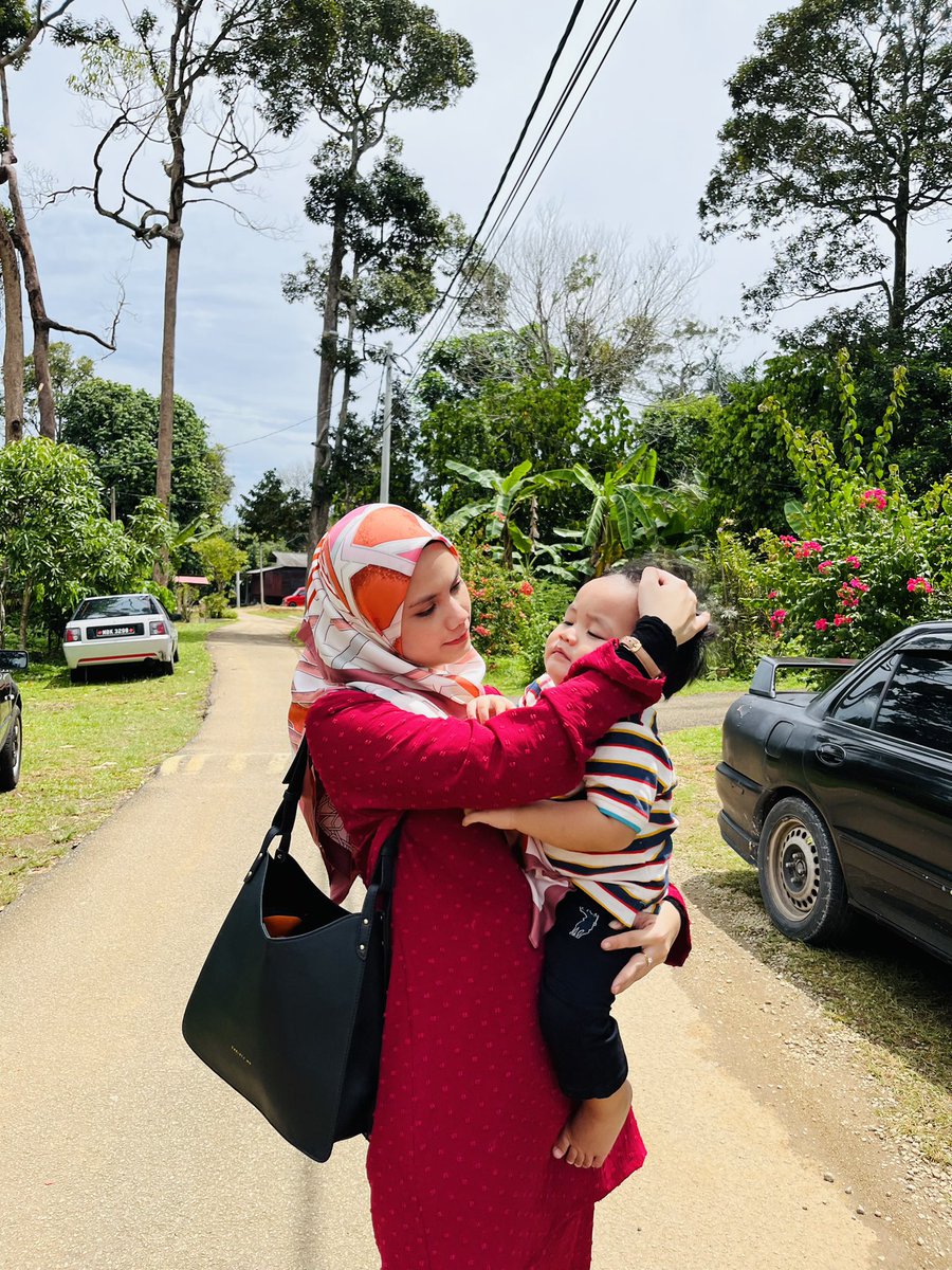 fatehataib's tweet photo. Everytime ambil gambar dengan mummy. EVERYTIME https://t.co/My1WjNhgO5
