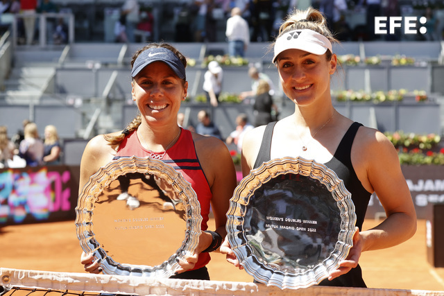🏆 Giuliana Olmos 🇲🇽 y Gabriela Dabrowski 🇨🇦 ganan el dobles femenino en Madrid. 

🗣️ <a href="/guguolmos/">Giuliana Olmos</a>: "Me gusta mi estilo agresivo, lo que quiero es pasarlo bien". bit.ly/3FnnW9W 

#MMOPEN  | #EFEfem 
📸 Emilio Naranjo