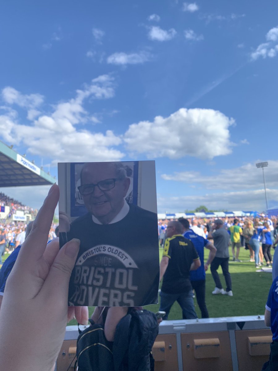 Lucy Ford tweet media