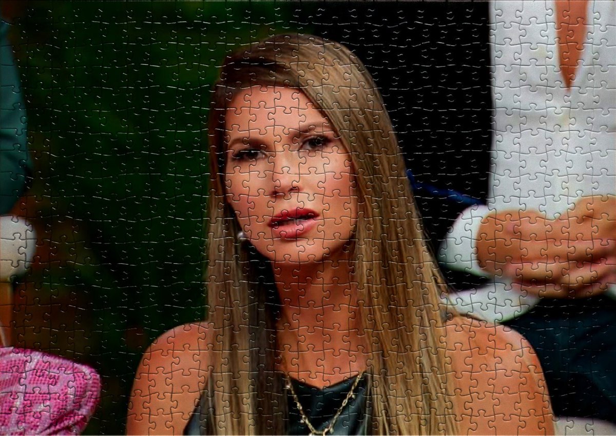 WordleWho's tweet photo. 😂 @NetflixUK How much for the rights to make Maya’s reaction into a jigsaw puzzle? 🧩 #SellingSunset @Chrishell7 https://t.co/9iz44v6HhX