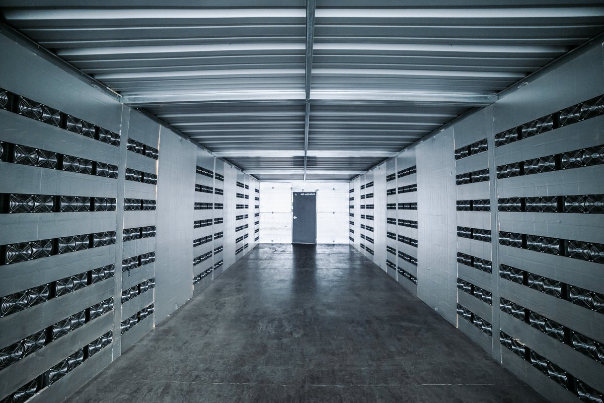 Core_Scientific's tweet photo. Today's $CORZ daily self-mined #Bitcoin for the last reported 24-hour period: 37.3. Here’s another view inside our North Carolina data center. https://t.co/WG5oEE44dt