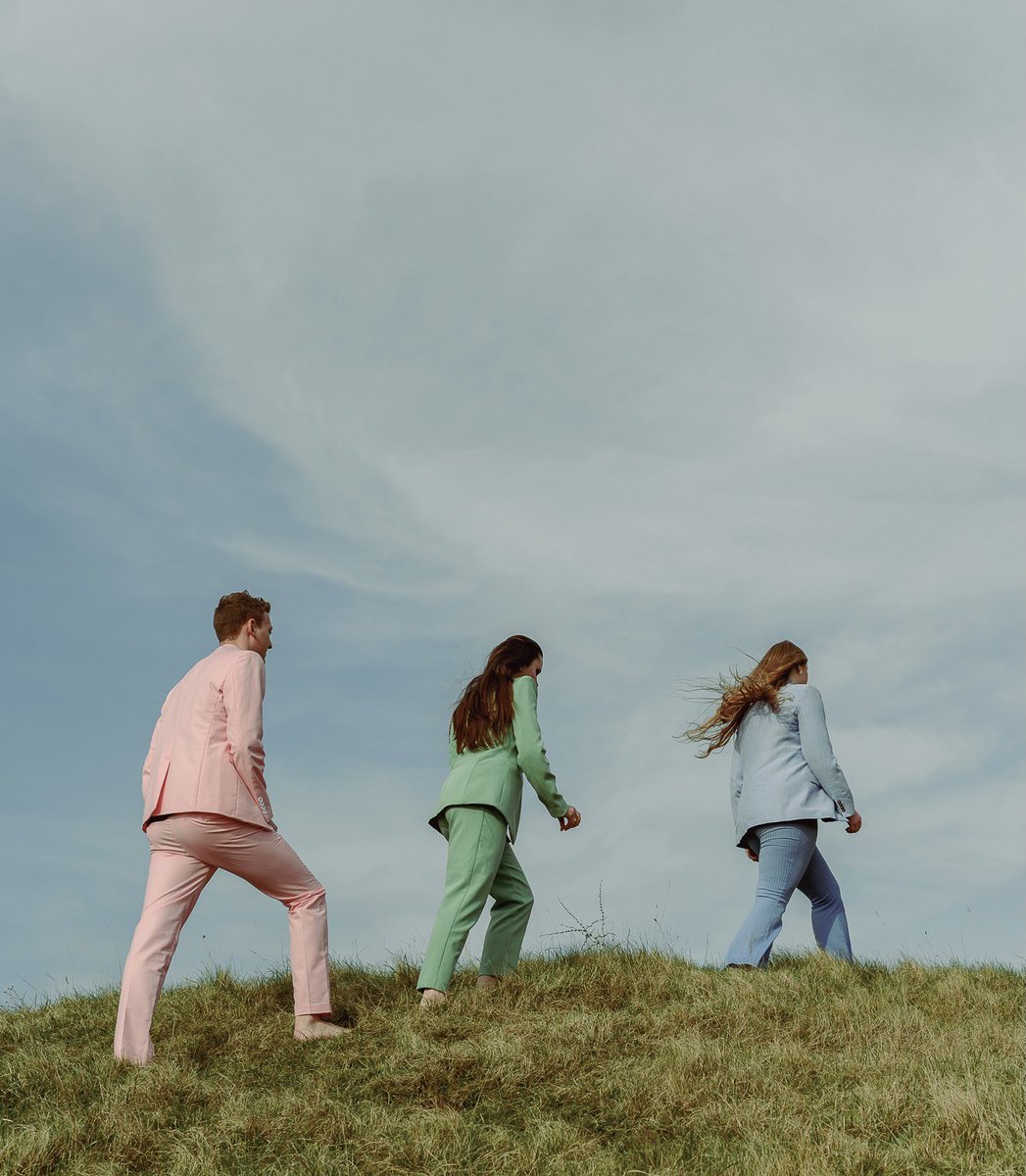 New song dropping in one week!!! 🤩🤩 Stay tuned!