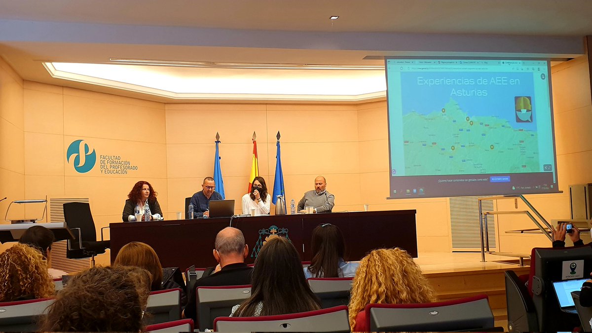 CEIPJacintoB's tweet photo. Preciosa intervención de nuestro compañero @xandruarmesto contando nuestra experiencia en las Jornadas por una Educación Basada en Evidencias de impacto social. Reencantandonos y soñando futuro con las AEE. Gracias a toda nuestra Comunidad. #Xornaes_AEE #EducaciónPrimaria https://t.co/89Fzv5Gwcf