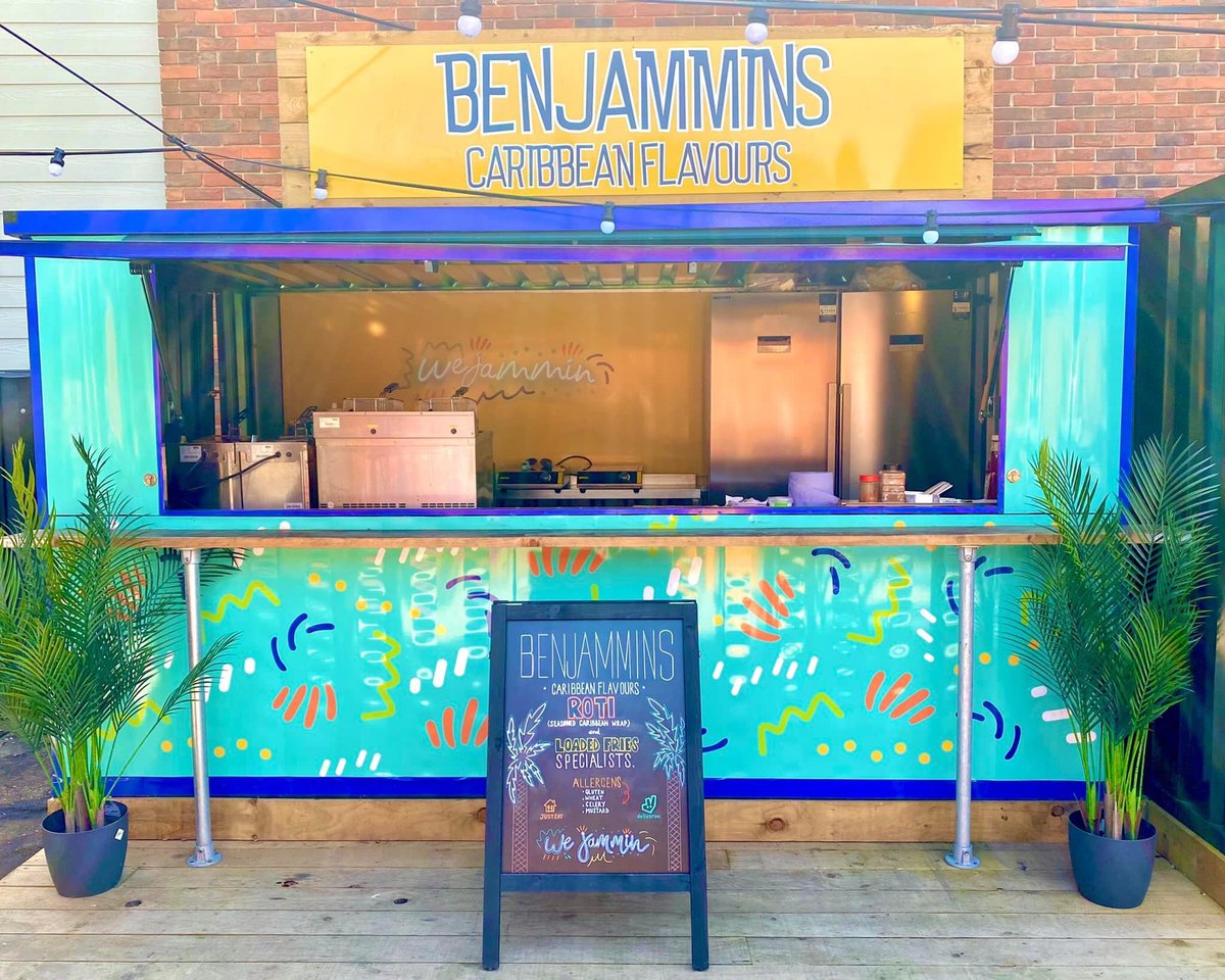 So lovely to have <a href="/BrownStreetSP1/">Brown Street</a> back open in this warm weather ☀️🎶🍺