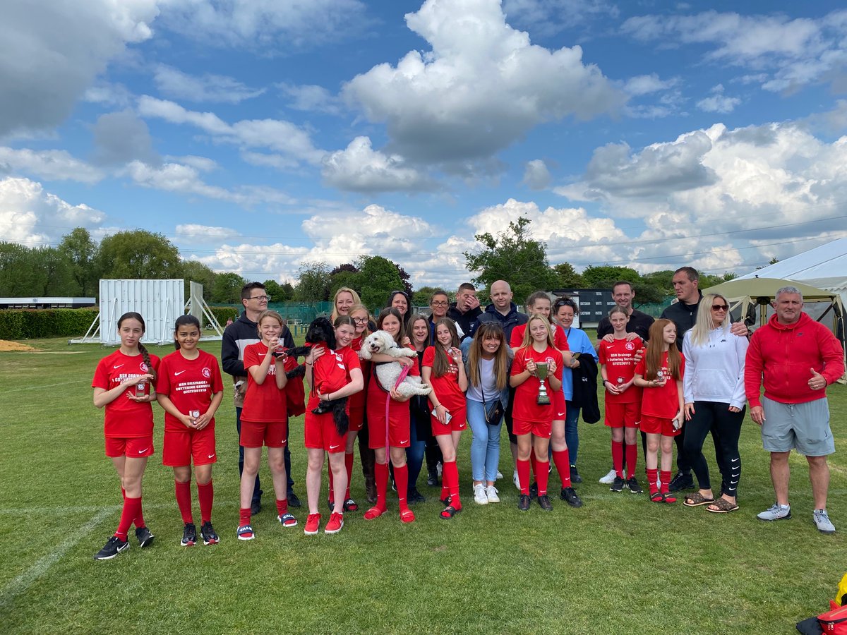 Leewarwick10's tweet photo. Champions 2021/22 🏆⚽️🏆
U12 BOREHAMWOOD YOUTH LIONESSES @BorehamwoodYFC @BwyfcK @HGFPL18 https://t.co/w2Oaw9OX8w