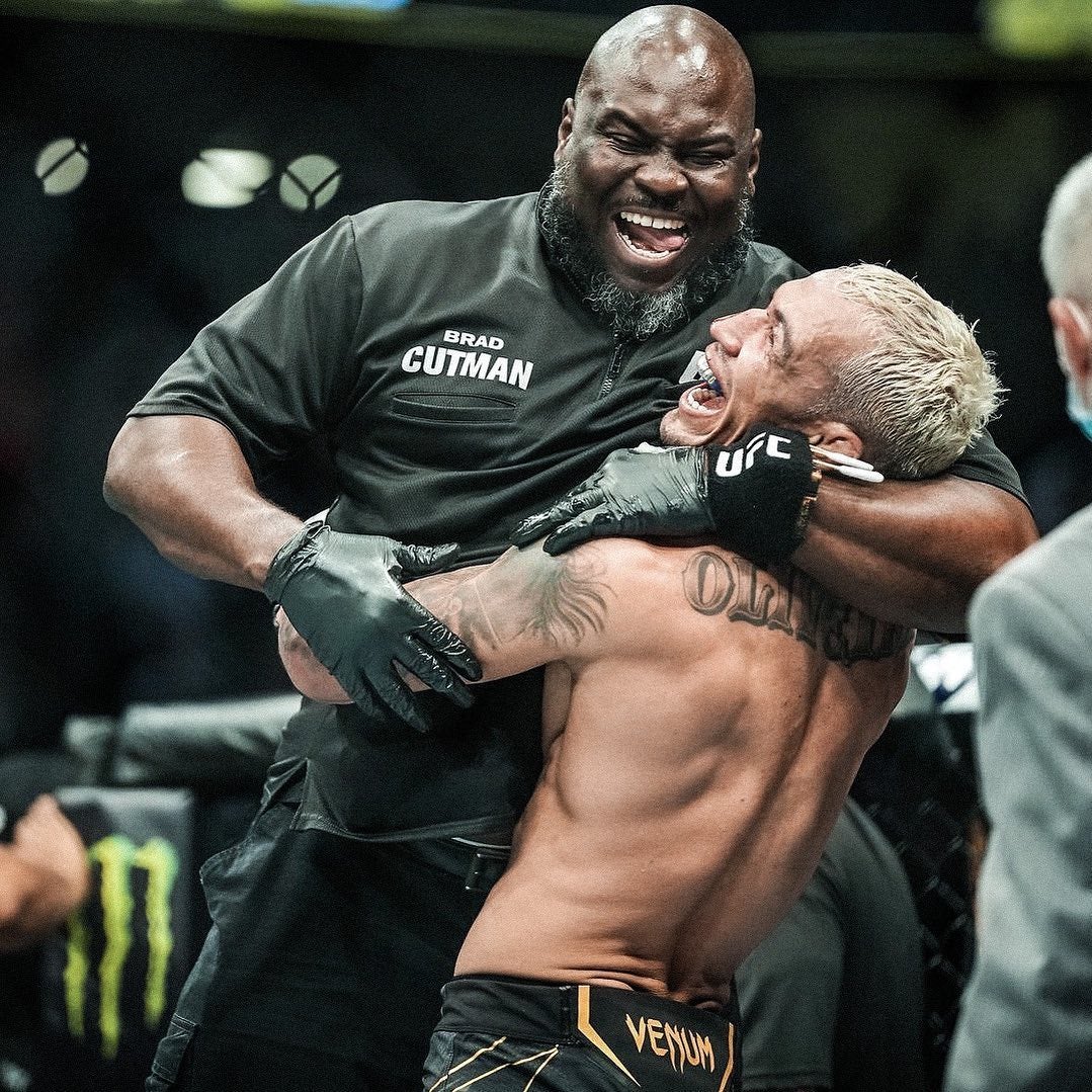 Find_Walker's tweet photo. 🚨🚨🚨🚨🚨🚨🚨🚨THE CHAMPION HAS A NAME AND HIS NAME IS CHARLES OLIVEIRA.🚨🚨🚨🚨🚨🚨🚨🚨 #UFC274 #AndStill https://t.co/nwftHSFAS0
