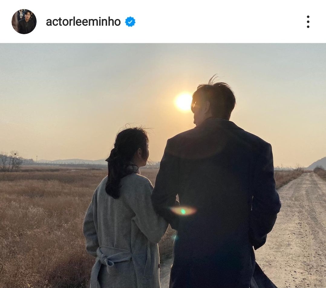 MymyB20's tweet photo. No caption, no hashtags... Just them, the sun, and the road ahead that depicts a journey to forever... Happy 2nd Anniversary to this photo that is worth a thousand words🤍🤍🤍

"More than my heart could ever show
I love you more than you'll ever know"🎶 @ActorLeeMinHo https://t.co/P22sFEeeEJ