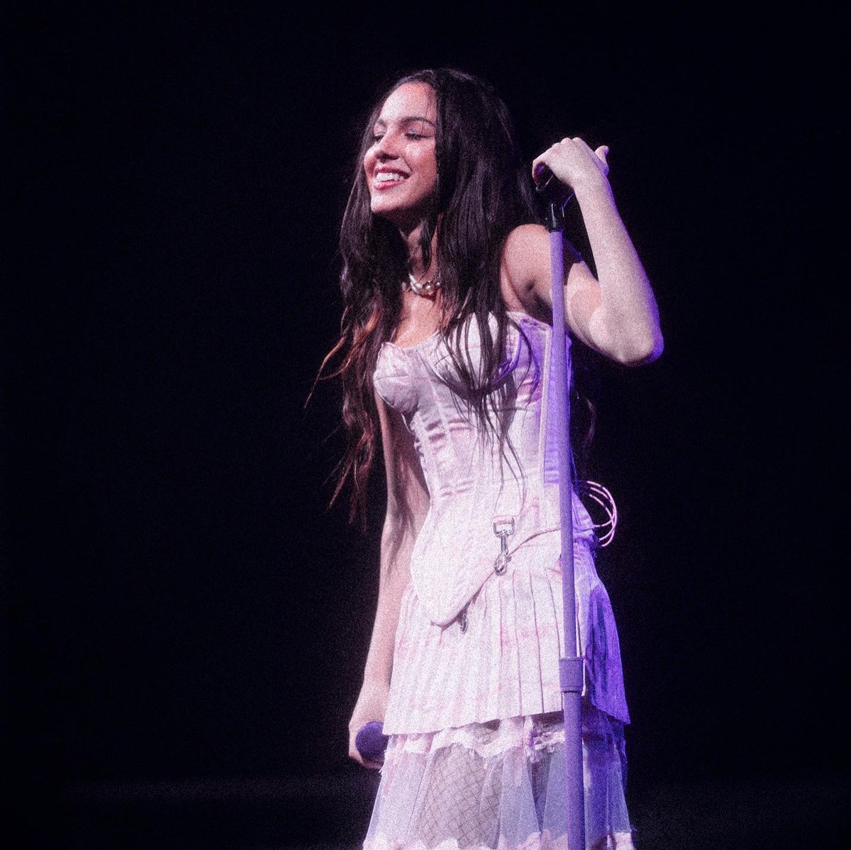 LiviesHQ's tweet photo. philly philly philly!!! we love u &amp; can’t wait 2 see u again for #SOURTOURphiladelphia n2 TONIGHT 🥰💜 https://t.co/gtBJYOq2w7