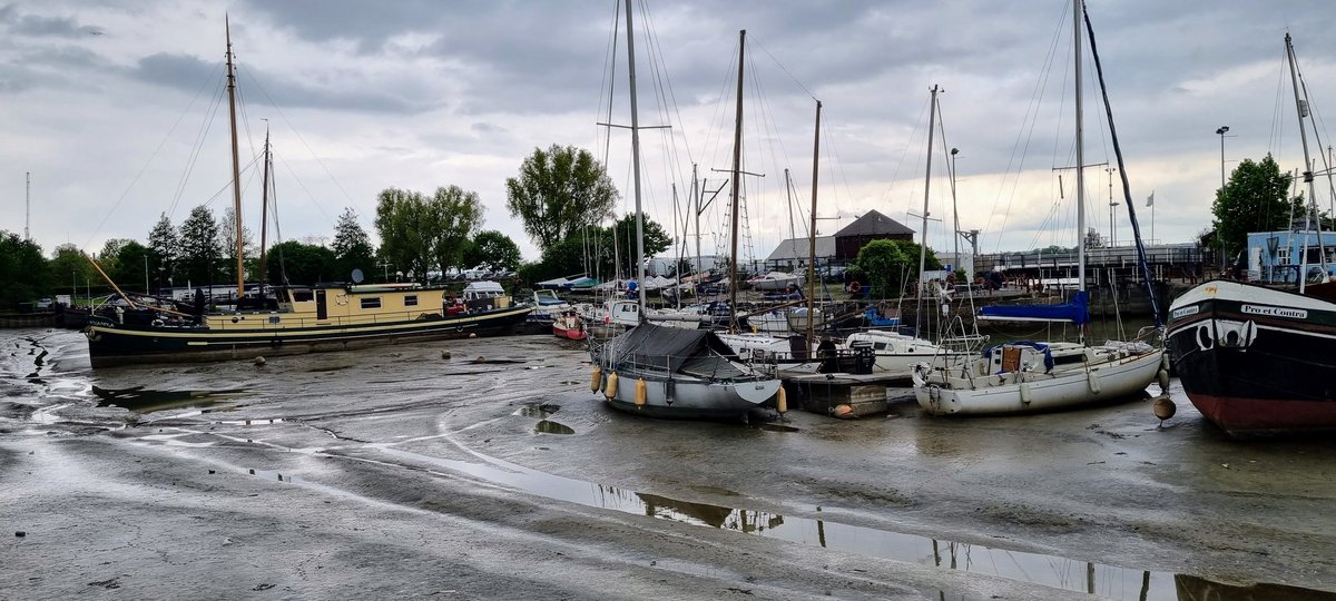 philipwin83's tweet photo. A beautiful spot for alfresco lunch 🍾🥪🌮⛵️ #visitGravesend @visit_gravesend #Thames @DonnaMatton 😃 https://t.co/ZzXeDduNci