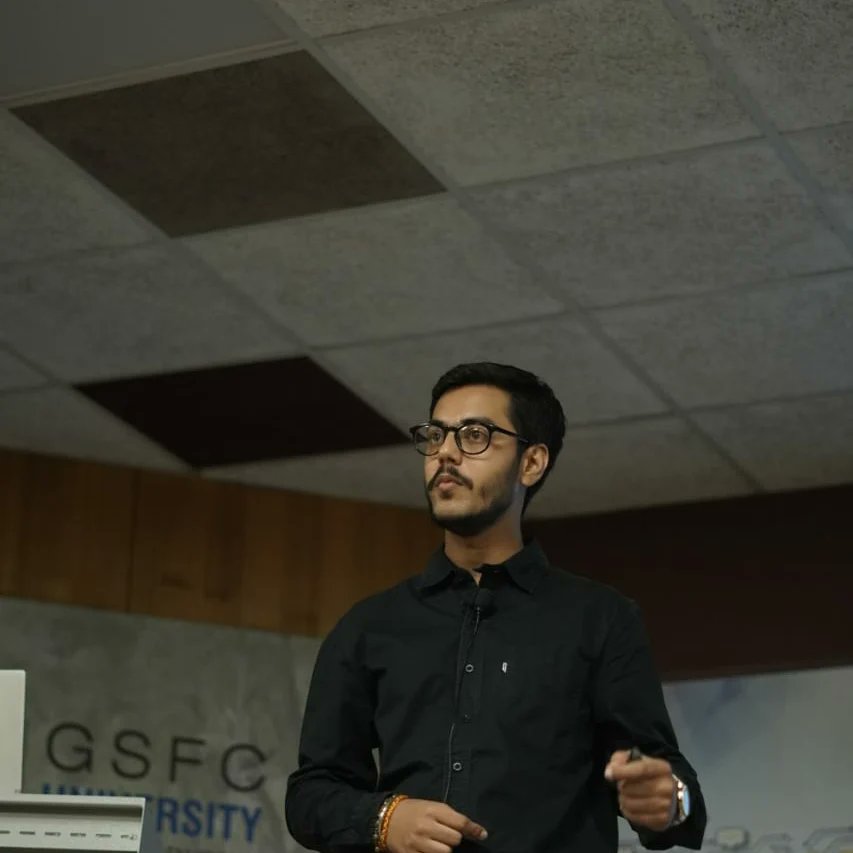 AGsfcu's tweet photo. Equilibrium had a wide range of guest lectures which helped our audience gain intellectual and emotional balance. 
Here's a glance of all the collaborative sessions we had.

#ananta #ananta22 #college #festival #equilibrium #guest #lectures #gsfc #university #technology https://t.co/vMIKQdsnQW