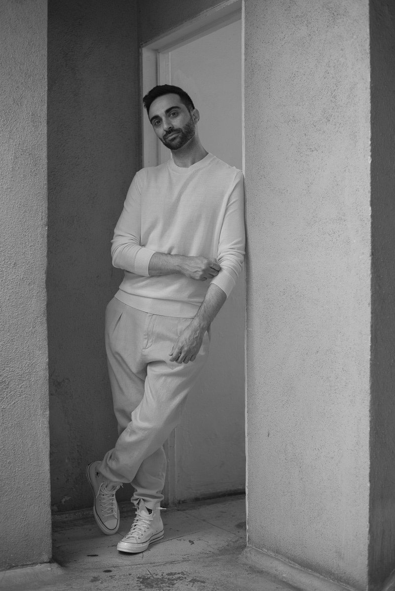 fidusagent's tweet photo. hi 🖤🤍

📸: @deIinquet https://t.co/KHijBBCaBA