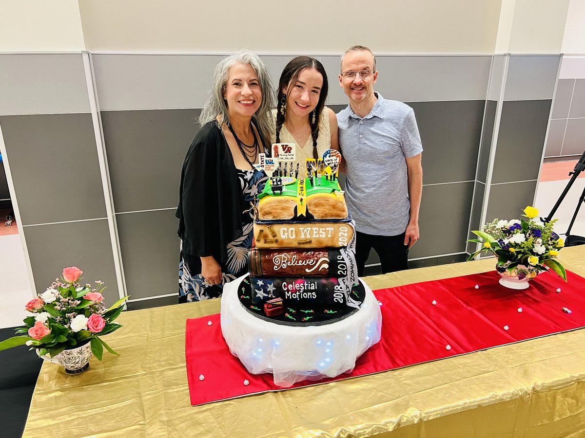 WHS_WarriorBand's tweet photo. A fantastic return to Band Banquet! TY parents, students, Directors, Banquet Committee & volunteers👏, Mrs. Farnsworth (cake designer), Eddy, & Los Reyes Restaurant 5 making it a magical evening! So grateful to be part of this special fam! #PridePassionFamily #HumanAgain🌹🕰 https://t.co/kdXuGzaRyE