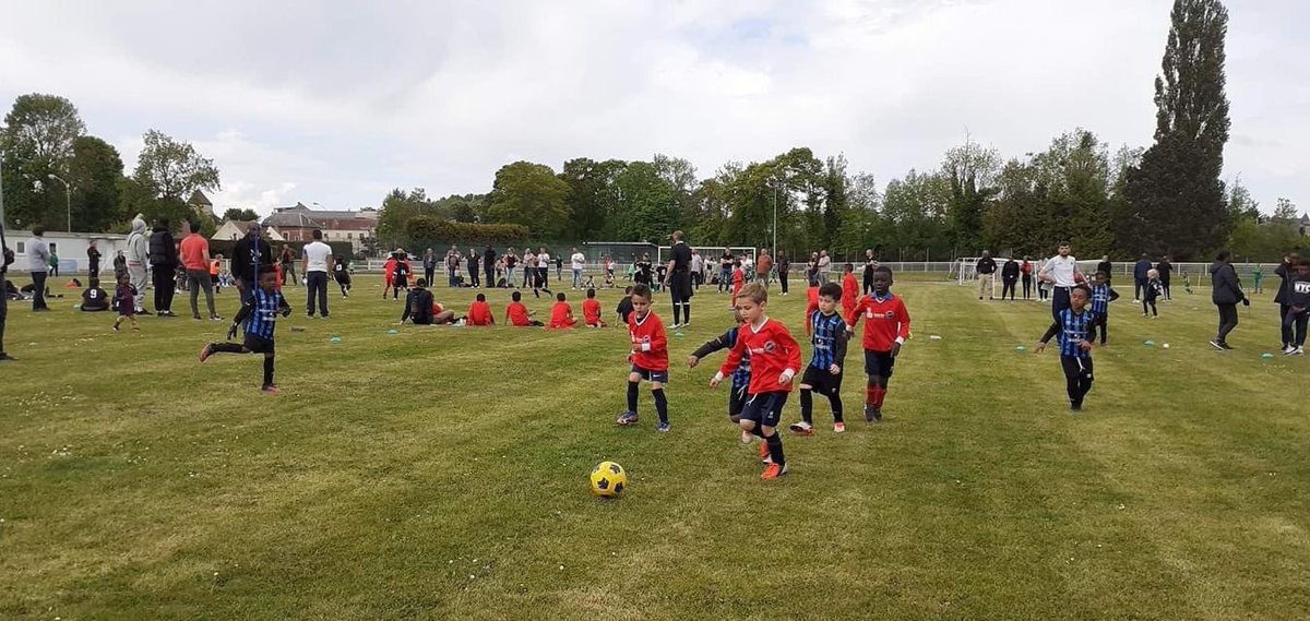 FCLC_'s tweet image. 🔴🔵⚽ 𝗨𝟲/𝗨𝟳 - 𝗧𝗼𝘂𝗿𝗻𝗼𝗶 𝗱𝗲 𝗠𝗼𝘂𝘆 📸

Belle journée pour nos p'tits rouges qui étaient présents au tournoi organisé par  Mouy. Merci aux parents et aux encadrants 👍