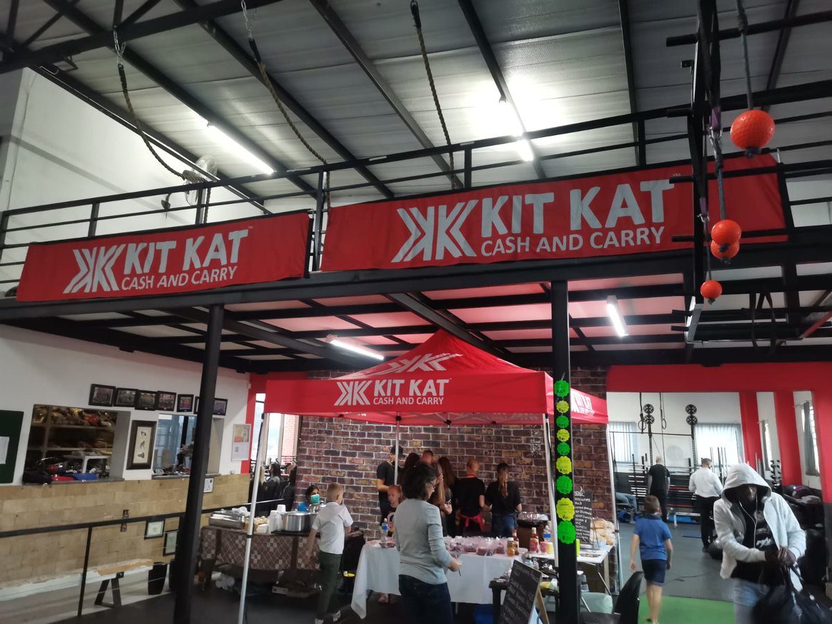 WattonKru's tweet photo. Ready for war!!! Let's go Warriors @WSACenturion @Muhammed_KitKat @razeenkitkat7 #muaythai #FIGHTNIGHT #kitkatcashandcarry #poweradezero https://t.co/xp0S0n3IVH