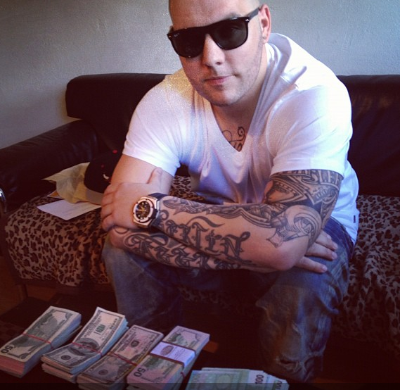 Hartebilder047's tweet photo. Patrick Losensky aka. "Fler"
~2011 https://t.co/pPNQqkNCOg