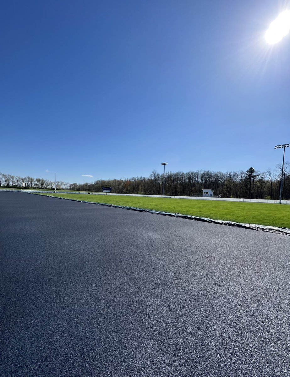 MadisonTrojan's tweet photo. Are We In Malibu? 🏖
With The Malibu Sand &amp; The Blue Track? 
#trackupdate #barewithusmothernature https://t.co/QrEVE9accG