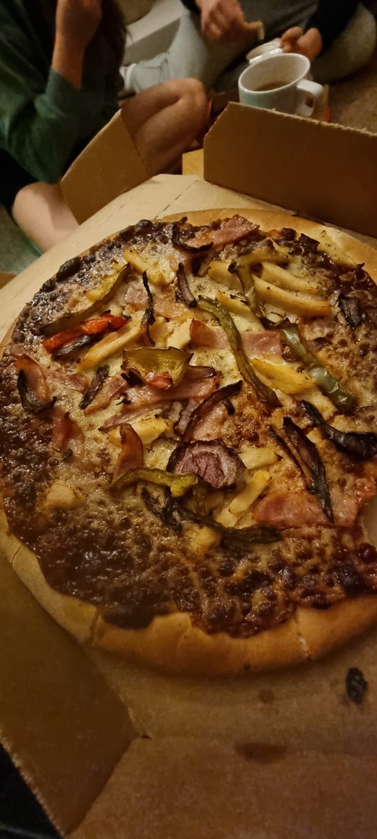 beth_haslehurst's tweet photo. @Dominos_UK @dominos so poor, arrived 2 hrs late, cold and barely any apology. We ordered one gluten free pizza that arrived burnt, cold and not even cut into slices.  (Weymouth wyke branch). Want a full refund. https://t.co/H7gZuDf1UQ