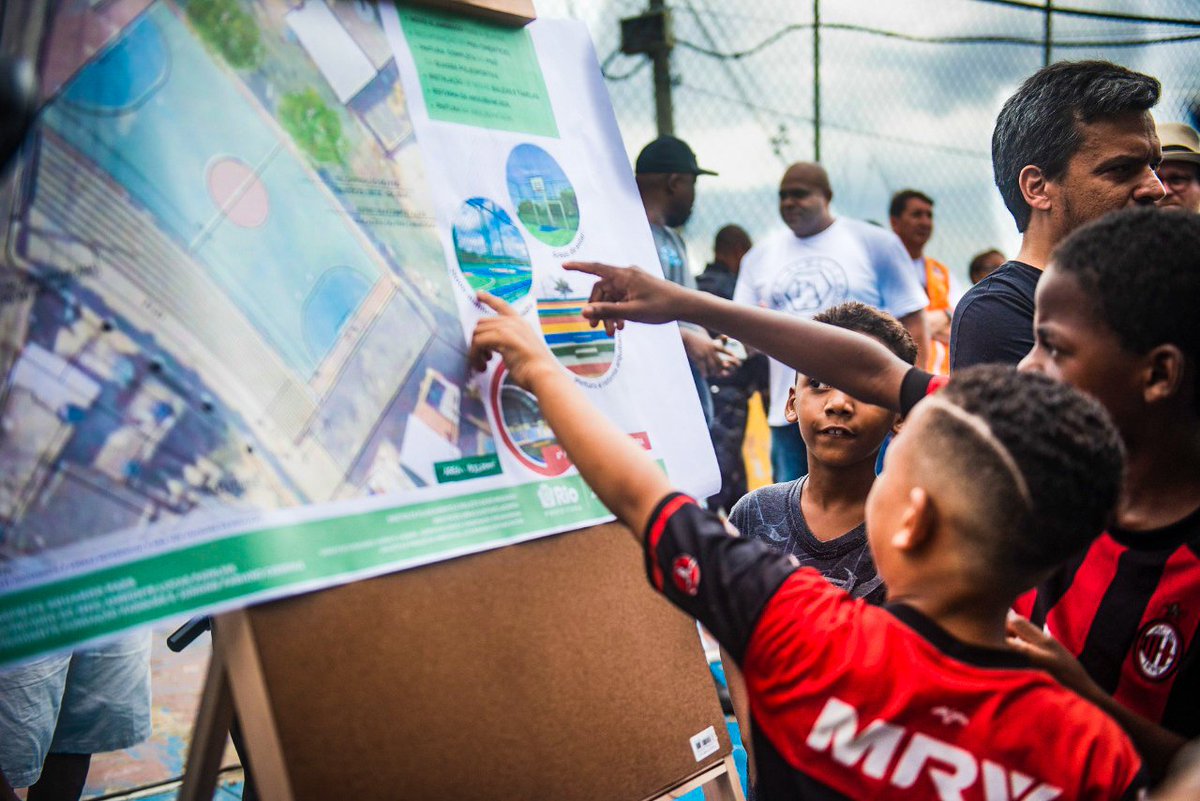Dia de trabalho na quadra da comunidade do Tuiuti, é a Fundação trabalhando em conjunto com a Secretária do Meio ambiente e a <a href="/Prefeitura_Rio/">Prefeitura do Rio</a>.. tudo pra fazer o nosso Rio cada vez melhor. 💚