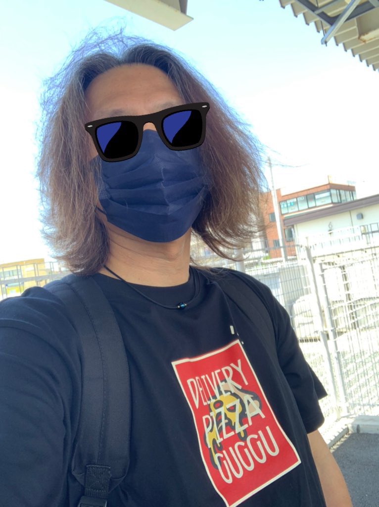 komeo_thesp's tweet photo. 名古屋のグラビアモデル 羽田野栞さん
しおりんが着ていたTシャツに一目惚れして購入
Tシャツが入っている箱もオシャレ😊
お気に入りの1枚、あ、2枚になりました。

#デリバリーピザクック
#ピザ屋がやってる衣料品店がコンセプト
#CUCCU https://t.co/HhHhR6QVXI